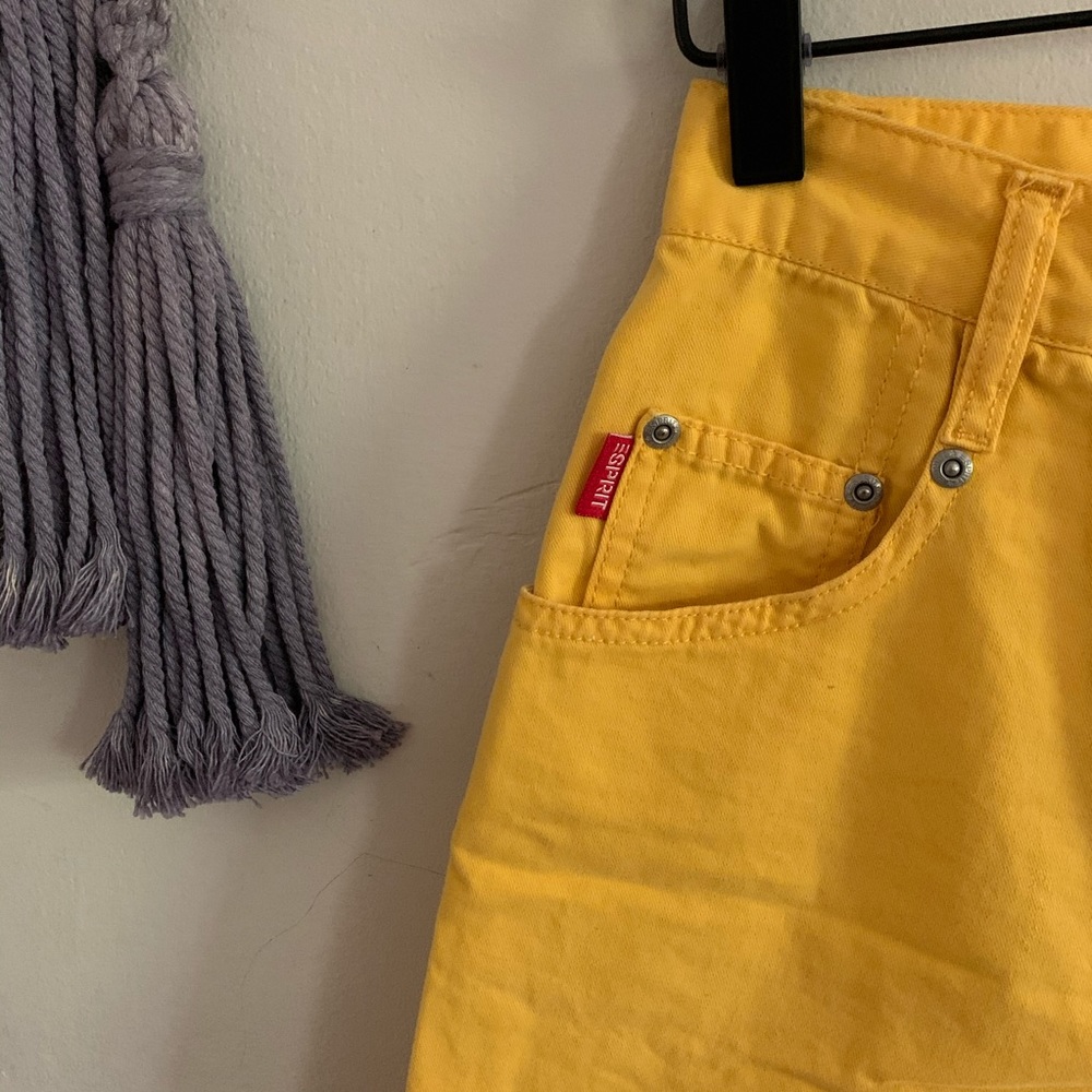 Esprit • vintage hi rise jean shorts yellow - Picture 3 of 5